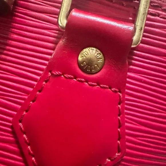 LOUIS VUITTON ALMA EPI LEATHER HANDBAG - Picture 7 of 9